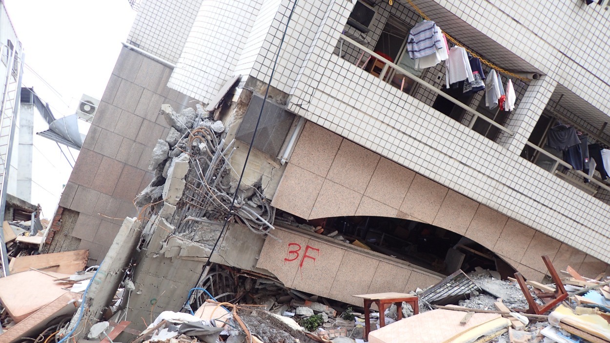 地震大樓倒塌案件中90%以上屬於1、2樓層柱破壞爆裂倒塌情況。(圖/戴雲發提供)