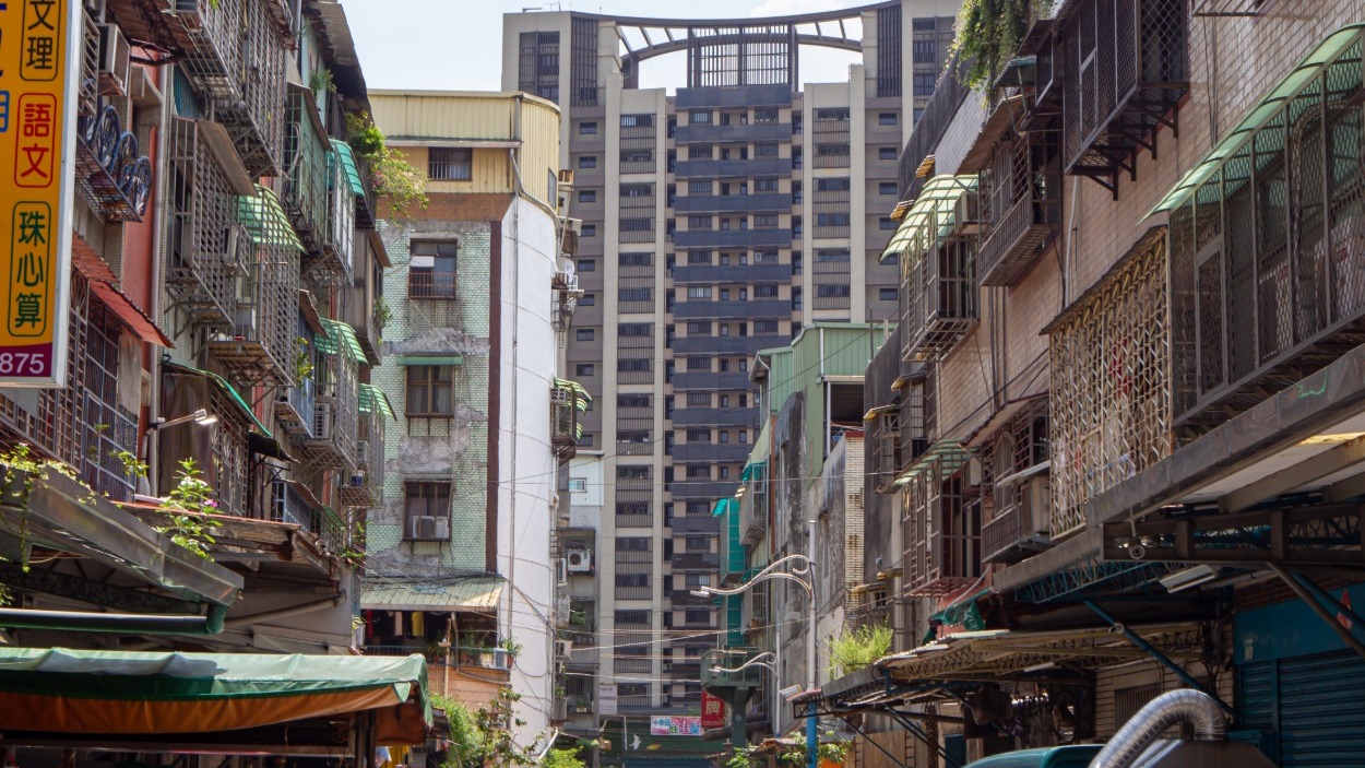 央行信用管制下都更重建融資現今也處處受限。(資料照)