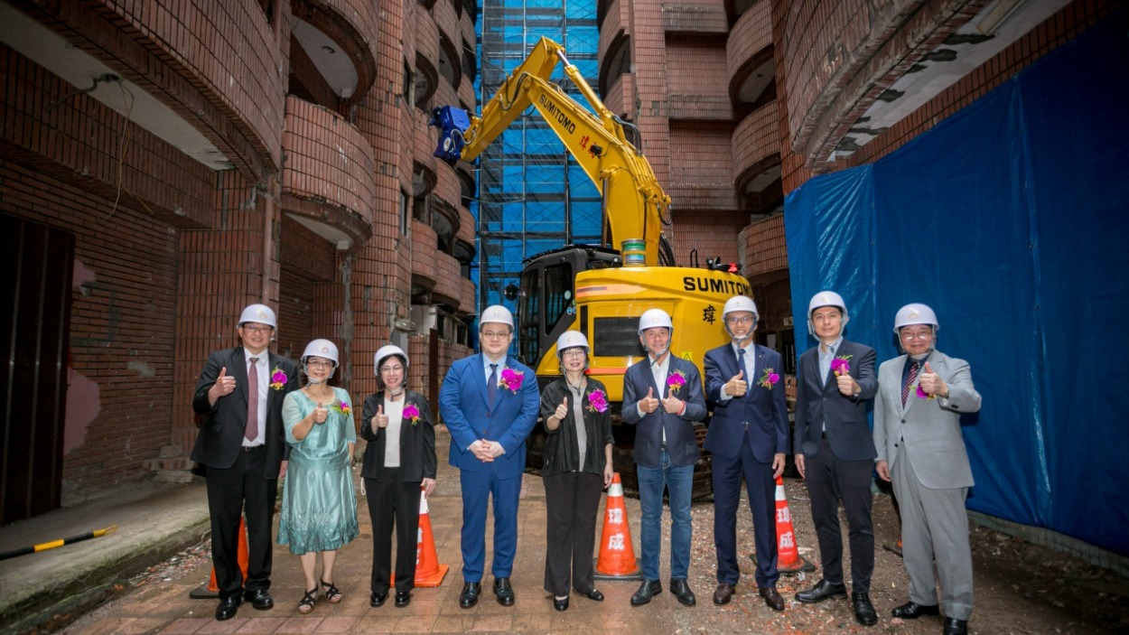 位於信義區永吉路上的「力霸皇家社區」整合歷時18年終於拆屋重建。(攝/彭世杰)