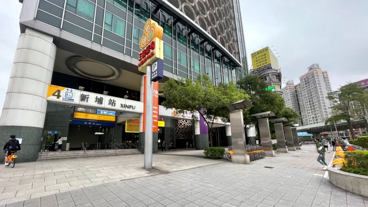 位於新北市的捷運新埔站近一年平均單坪店租來到4811元,名列第三,高於北市知名商圈。(圖/永慶房屋提供)